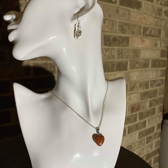 Necklace - Picture 1 of 1